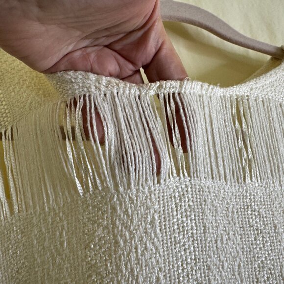 Women's Knit Pullover Sweater with Fringe and Open Weave Approximate Size XL - Picture 4 of 8